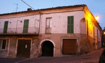 Casa storica in centro storico con mansarda e garage