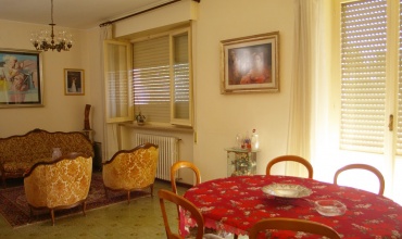 Appartamento con tre camere da letto