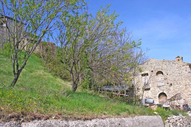Casa in pietra a Tornareccio in vendita