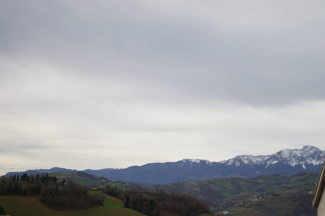 Vista montagna da balcone di appartamento a Castilenti