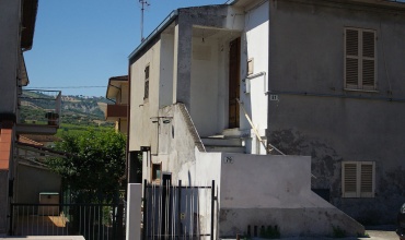 Casa da ristrutturare a Borgo Santa Maria Pineto in vendita