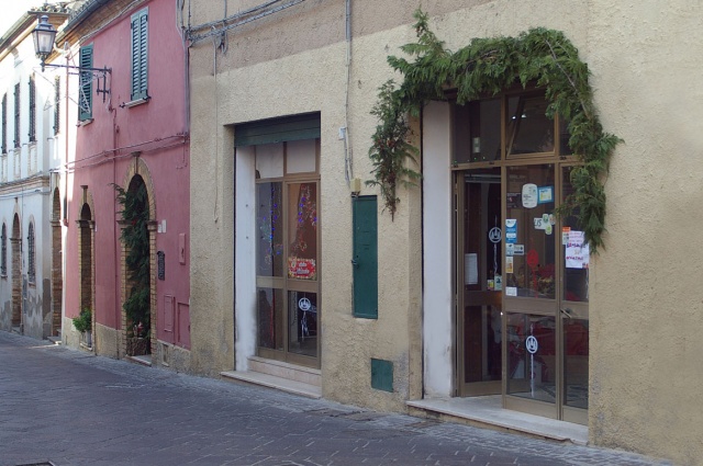 Atri, 1 Stanza Stanze,1 BagnoBathrooms,Commerciale,Vendita,Via Picena 74,1421
