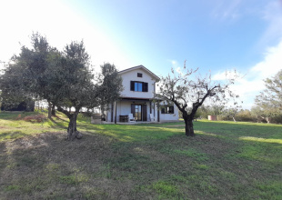 Atri, 2 Stanze da Letto Stanze da Letto, ,2 BathroomsBathrooms,Villa,Vendita,Contrada Cagno 30,1544