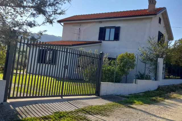 Atri, 2 Stanze da Letto Stanze da Letto, ,2 BathroomsBathrooms,Villa,Vendita,Contrada Cagno 30,1544