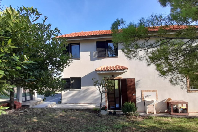Atri, 2 Stanze da Letto Stanze da Letto, ,2 BathroomsBathrooms,Villa,Vendita,Contrada Cagno 30,1544
